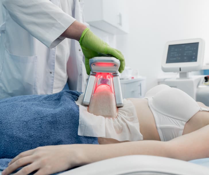 Tratamento para gordura localizada na Clínica Fernanda Rabelo em Goiânia